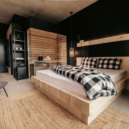 Bretterhotel Hofstetten bei Brienz Buitenkant foto